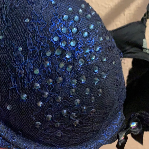 Brand New Victoria’s Secret Blue Sparkly Bra - Picture 4 of 8